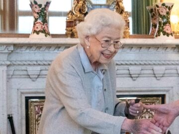 Królowa Elżbieta II podczas spotkania z Liz Truss