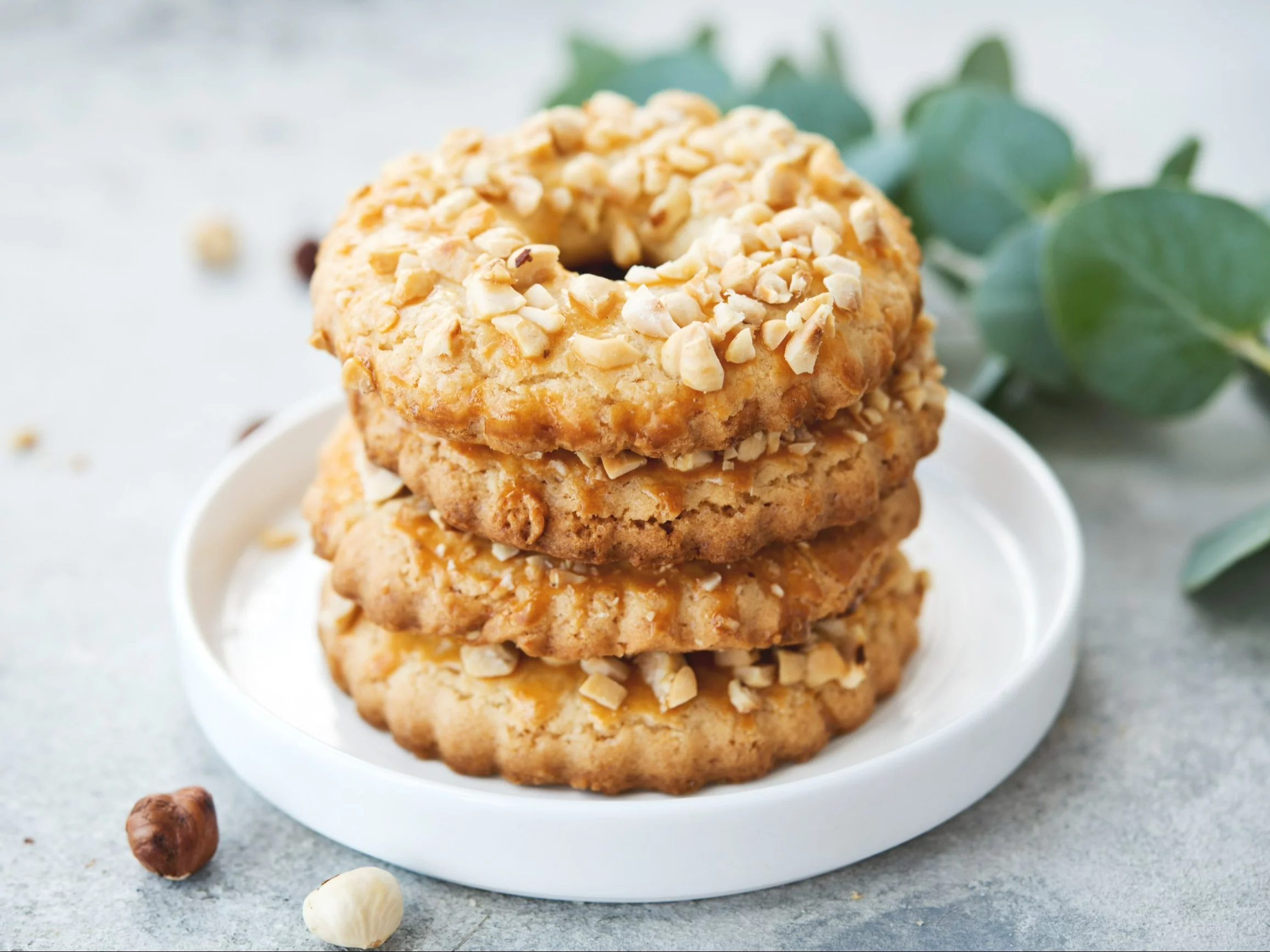 Kruche ciastka z orzechami laskowymi