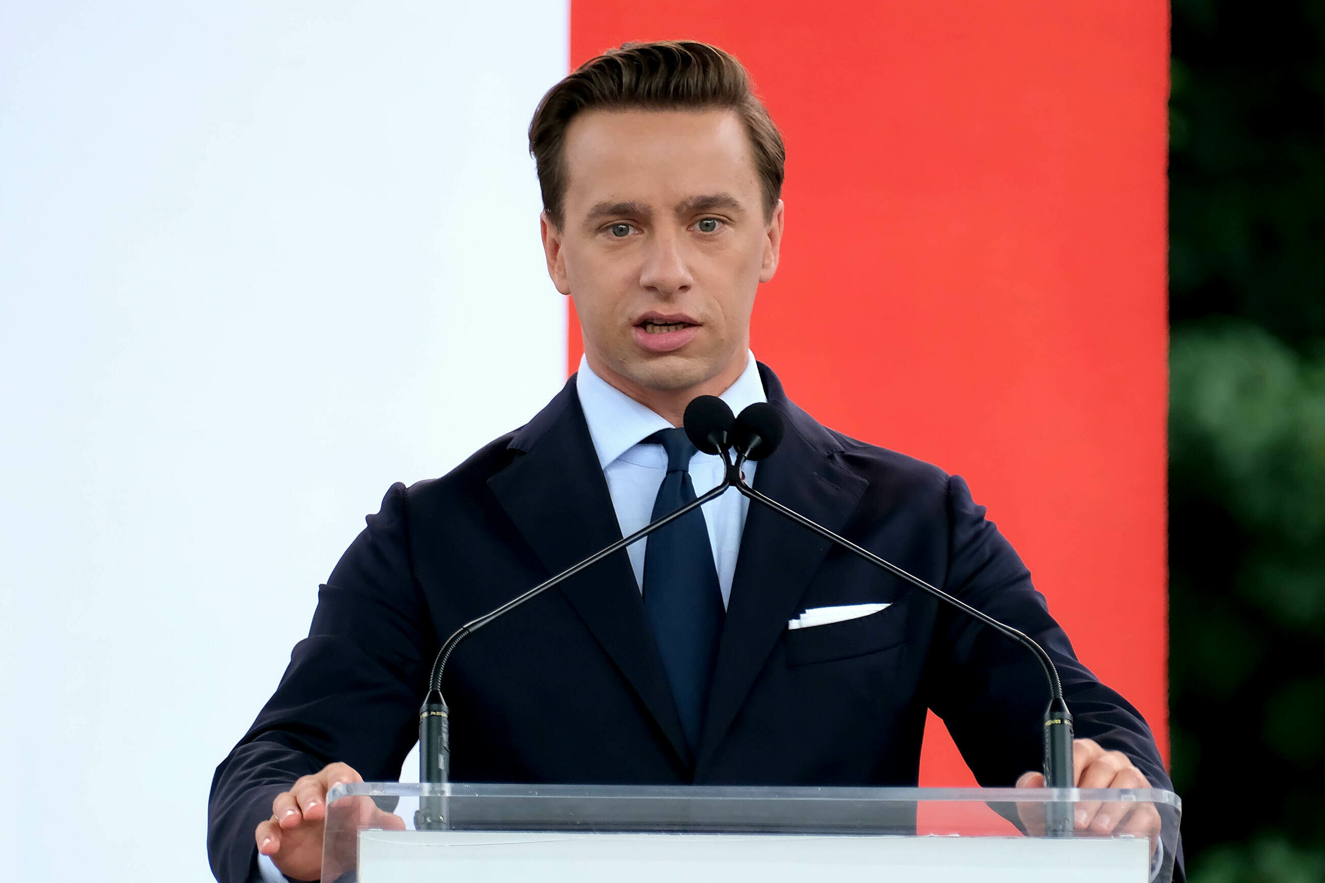 Bosak stwierdził, że konserwatyzm to nie ideologia. Ze słownikami ruszyli internauci