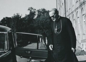 Ks. abp Karol Wojtyła po wygłoszonym referacie (1964 r.)