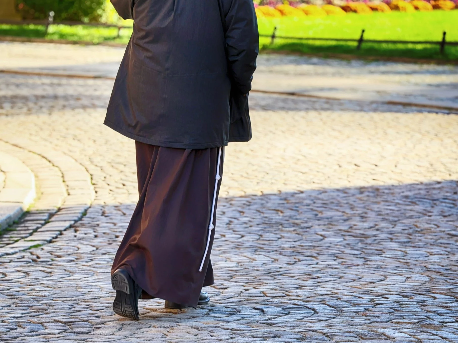 Szaman nie udzielił komunii strażakom. „Postawa stojąca”