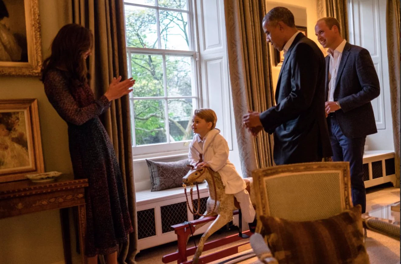 Książę George przywitał się z Barackiem Obamą