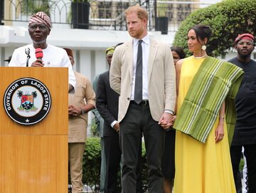 Książę Harry i księżna Meghan podczas wizyty w Nigerii