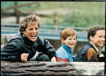 Księżna Diana i książęta: Harry i William w 1993 roku