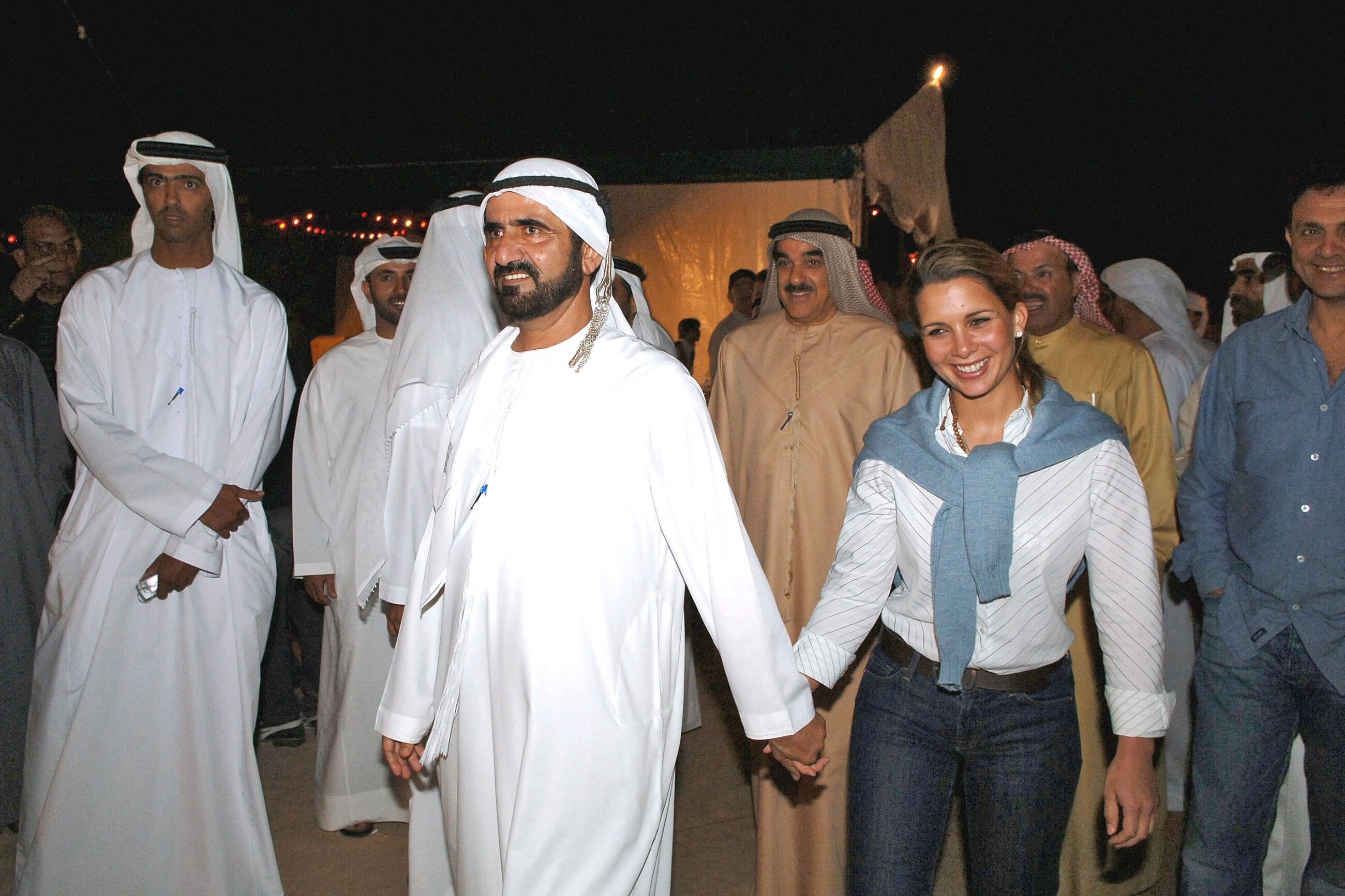 4 жена шейха. Принцесса Хайя жена шейха Дубаи. Шейх Аль Мактум Дубай. Принц Саудовской Аравии Хамдан. Шейха шейха бинт Саид Бин Саид Аль-Мактум.