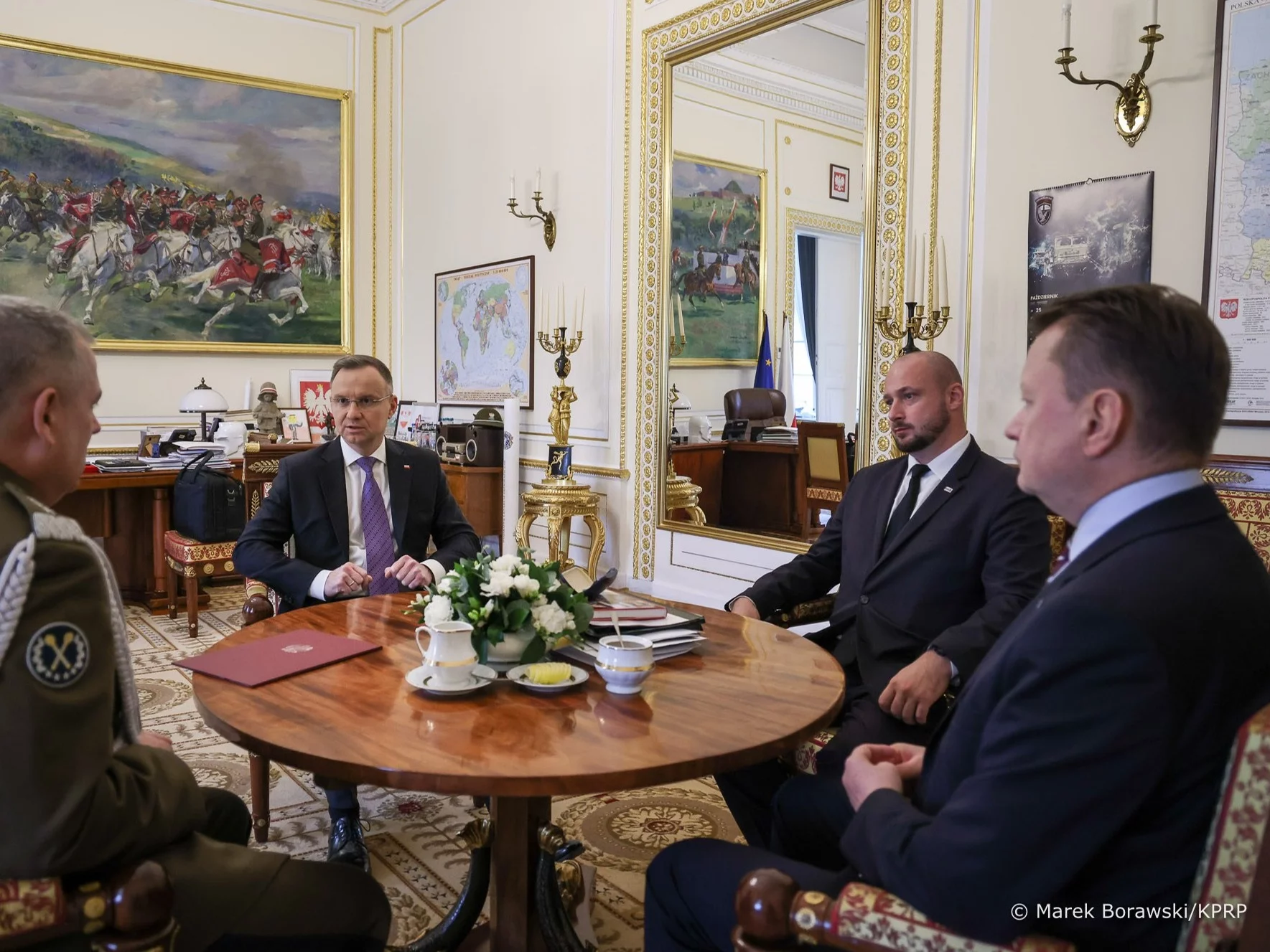 Prezydent wskazał, kto powinien kierować armią w czasie wojny