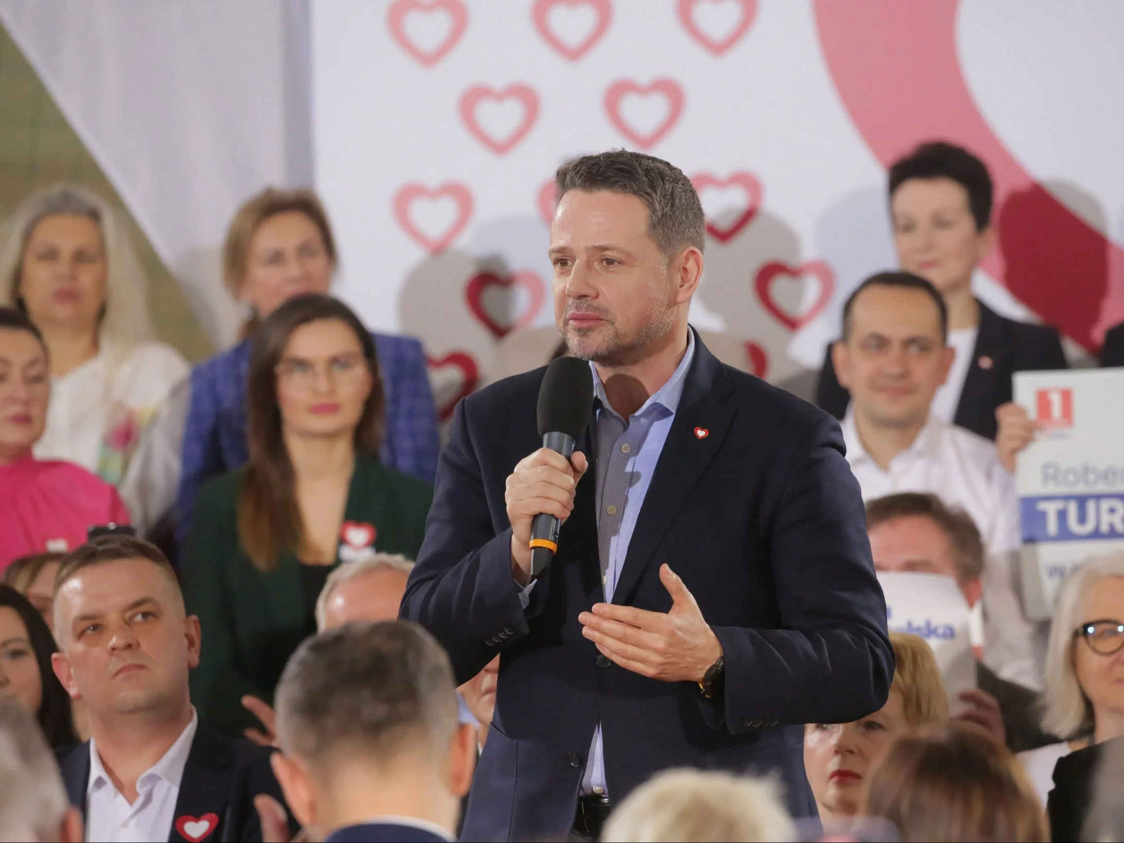 Rafał Trzaskowski podczas spotkania w Olsztynie