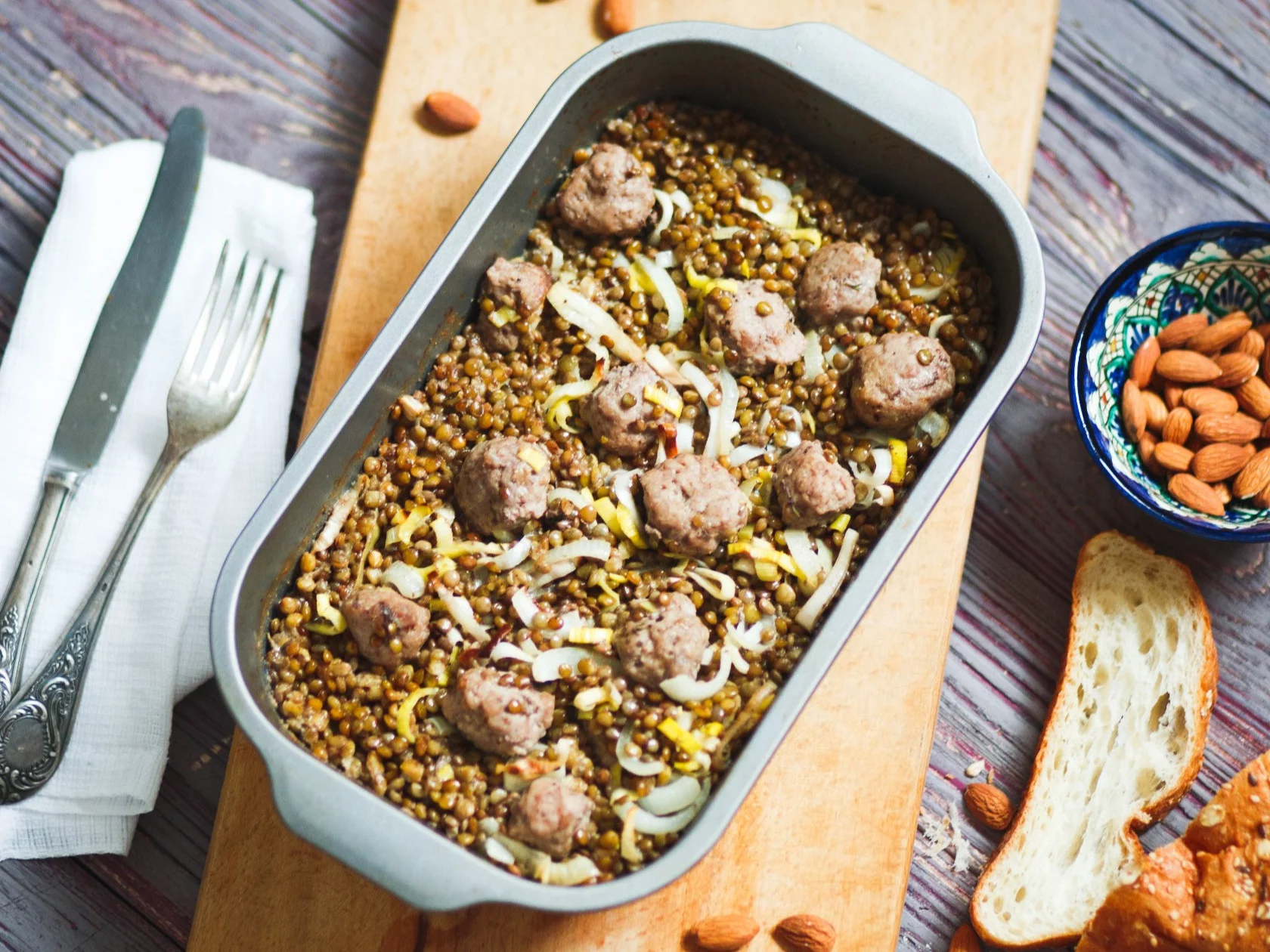 Kulki mięsne zapiekane w kaszy gryczanej