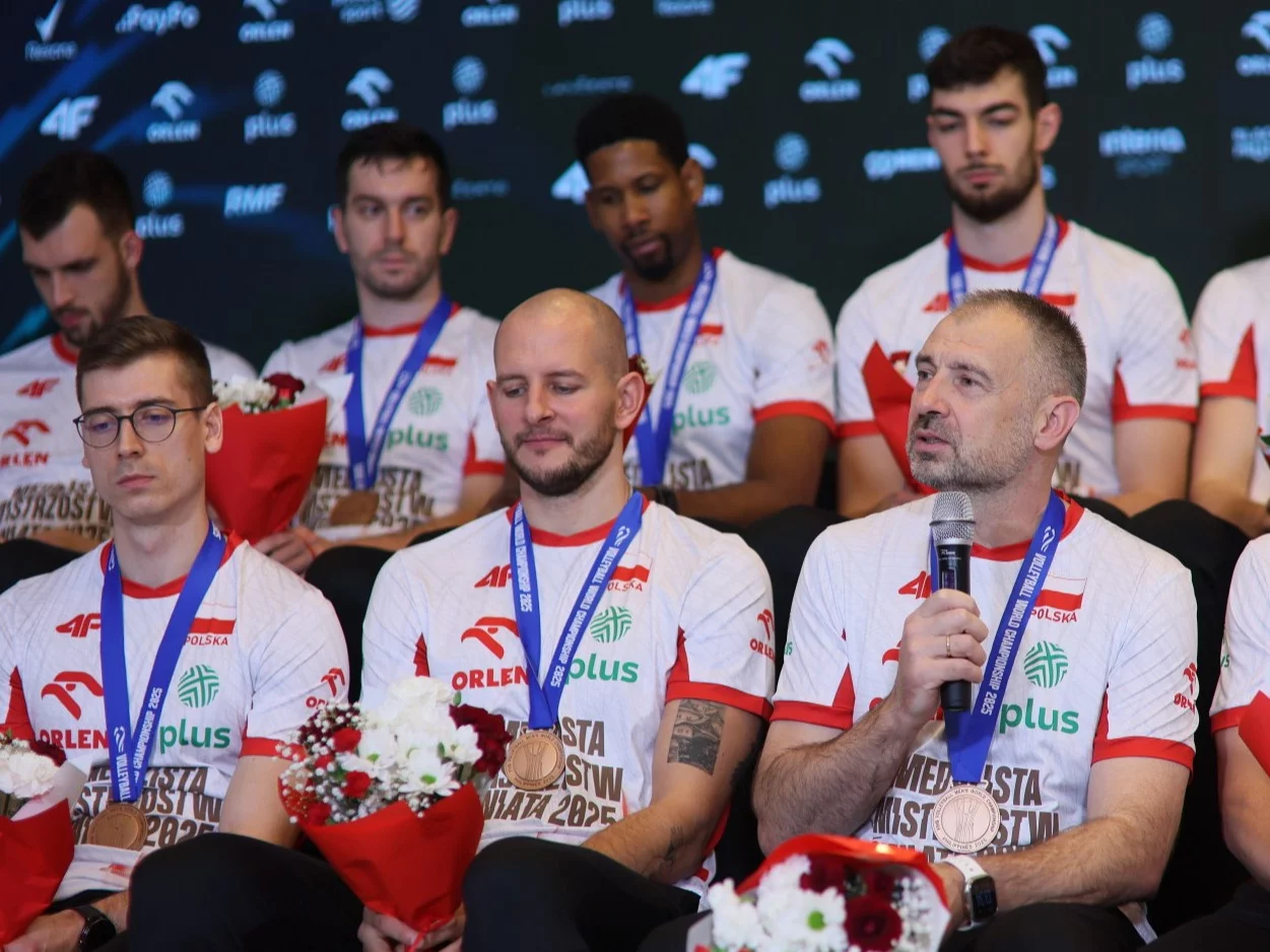 Polscy siatkarze po powrocie do kraju