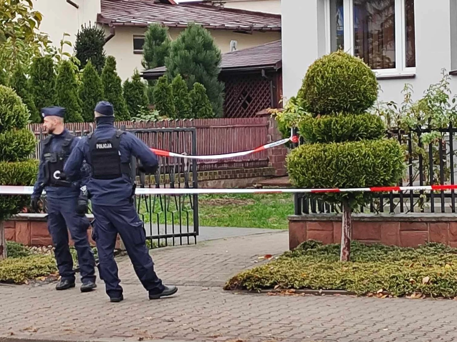 Policjanci na miejscu zdarzenia w Kurowie