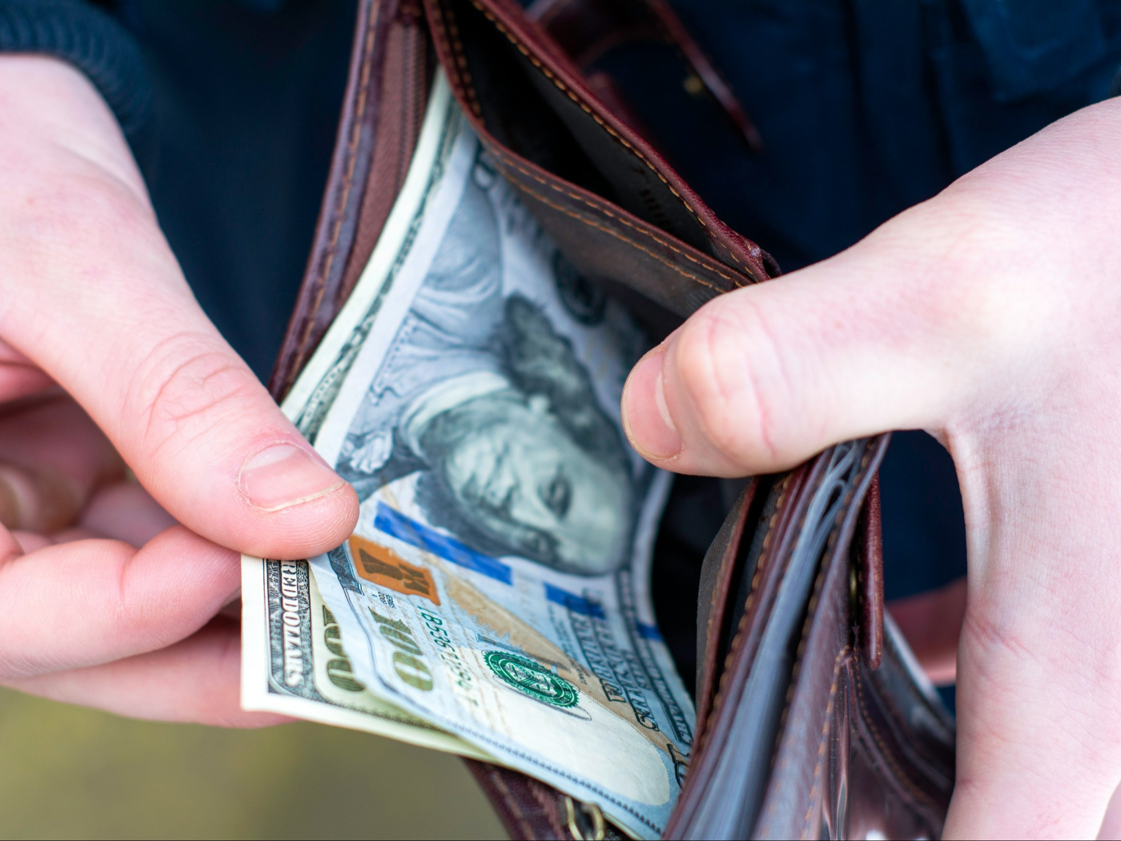 Kursy walut 17 września 2025. Po ile dolar, euro, funt i frank?