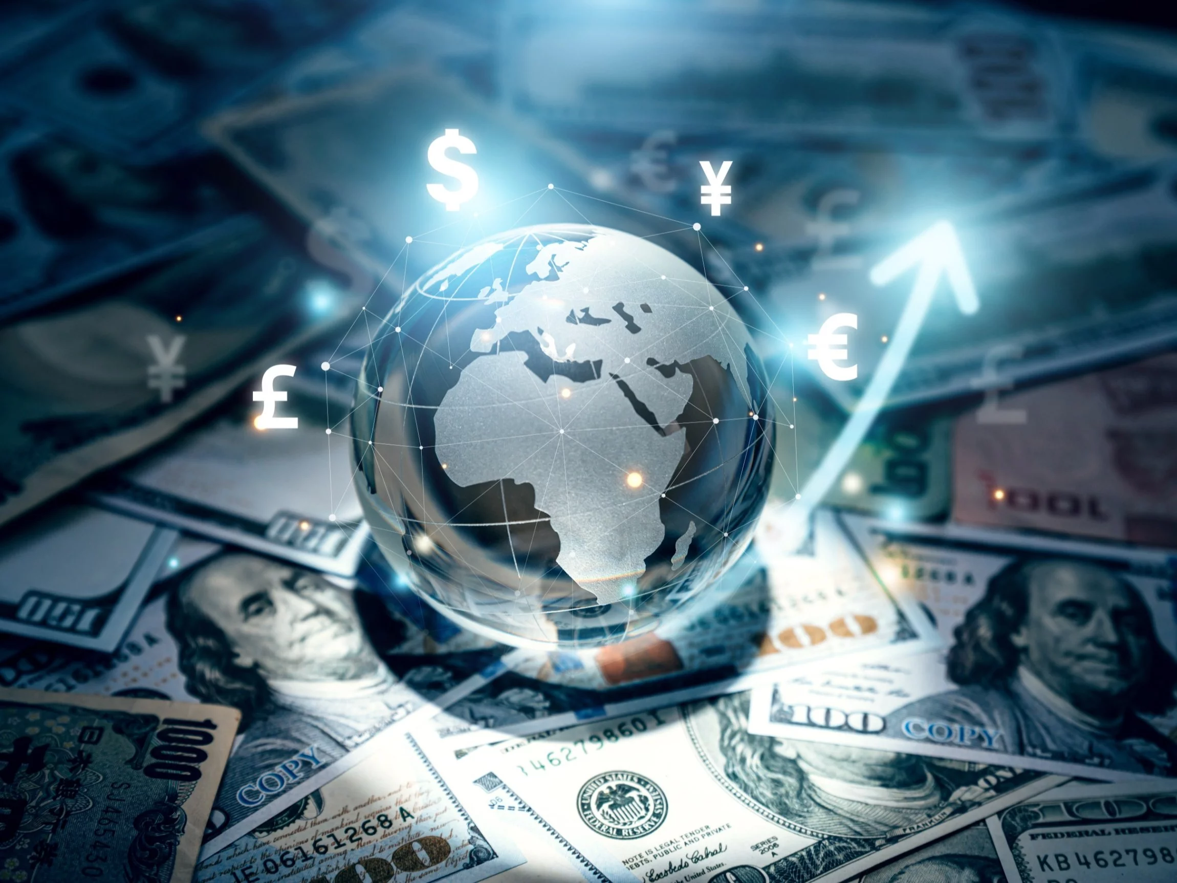 Kursy walut 3 listopada 2025. Po ile dolar, euro, frank i funt?