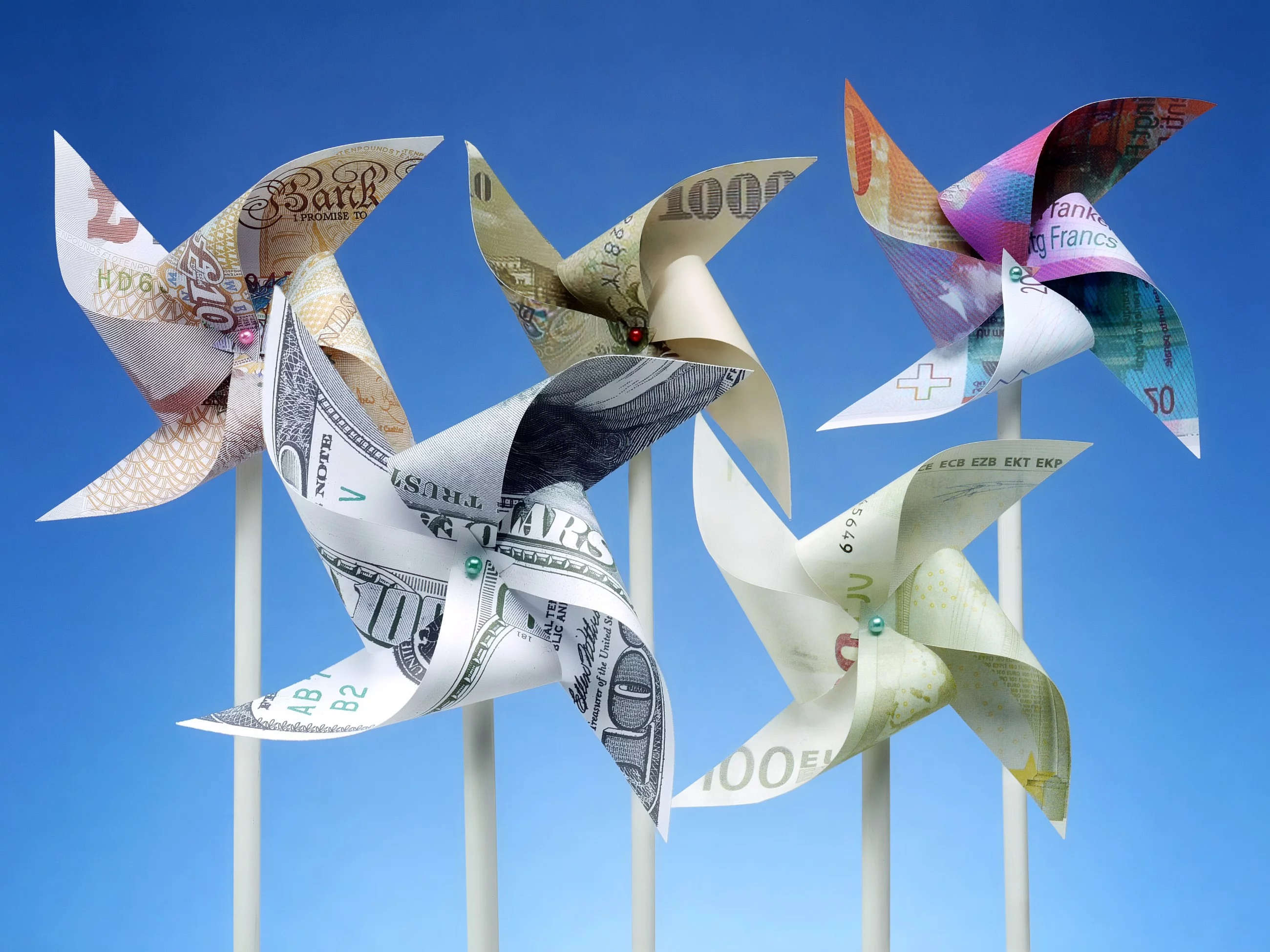 Tygodniowy przegląd kursów walut. Po ile był dolar, euro, funt i frank?