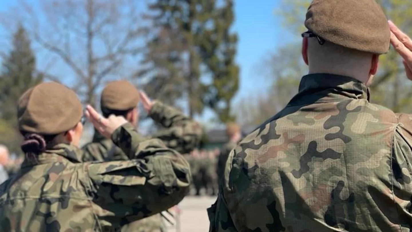 235 tys. osób, w tym kobiety, otrzyma wezwanie do polskiego wojska. Ujawniono pierwsze szczegóły