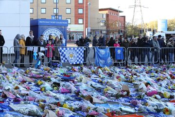 Kwiaty pod stadionem Leicester City
