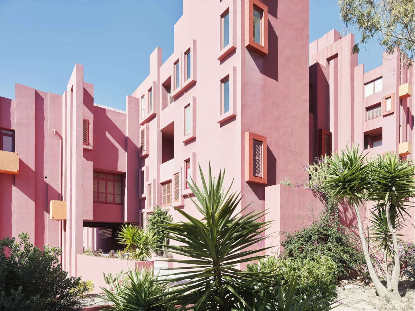 La Muralla Roja, osiedle projektu Ricardo Bofill Taller de Arquitectura