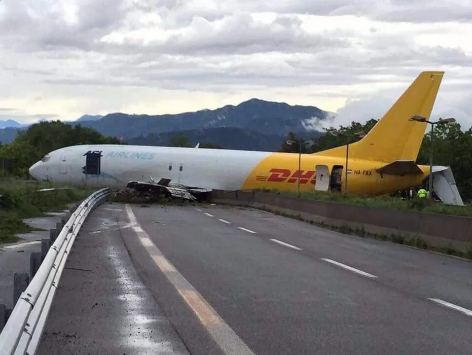 Samolot DHL