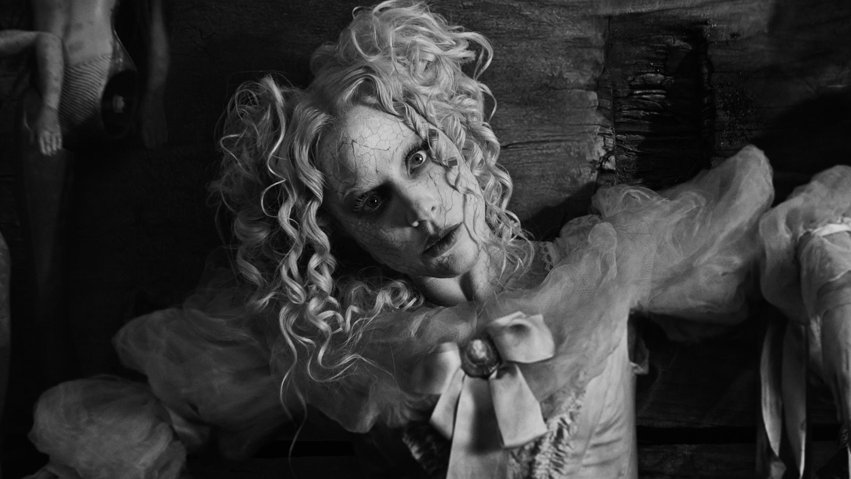 Lady Gaga i Tim Burton. Przerażający teledysk do nowej piosenki