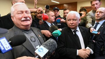 Lech Wałęsa i Jarosław Kaczyński w sądzie w 2018 r.