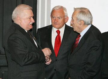 Lech Wałęsa, Leszek Miller i Tadeusz Mazowiecki w 2010 roku