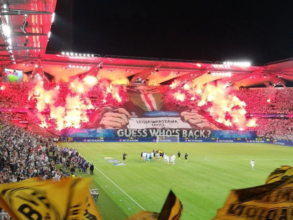 Gigantyczny banner Legii Warszawa