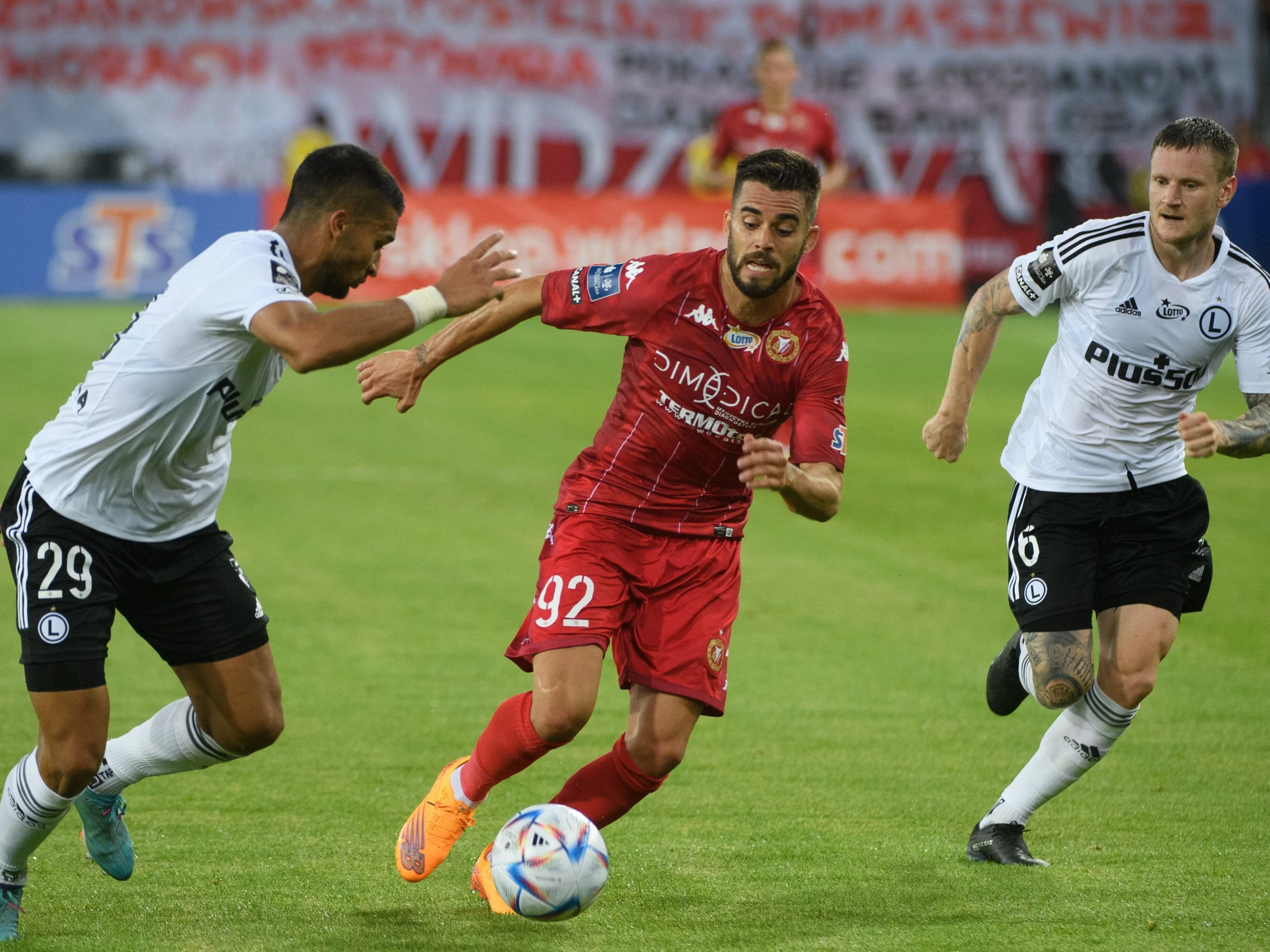 Lindsay Rose, Fabio Nunes i Mattias Johansson w meczu Widzew – Legia