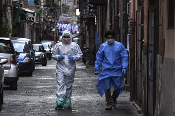Lekarze na ulicach Neapolu