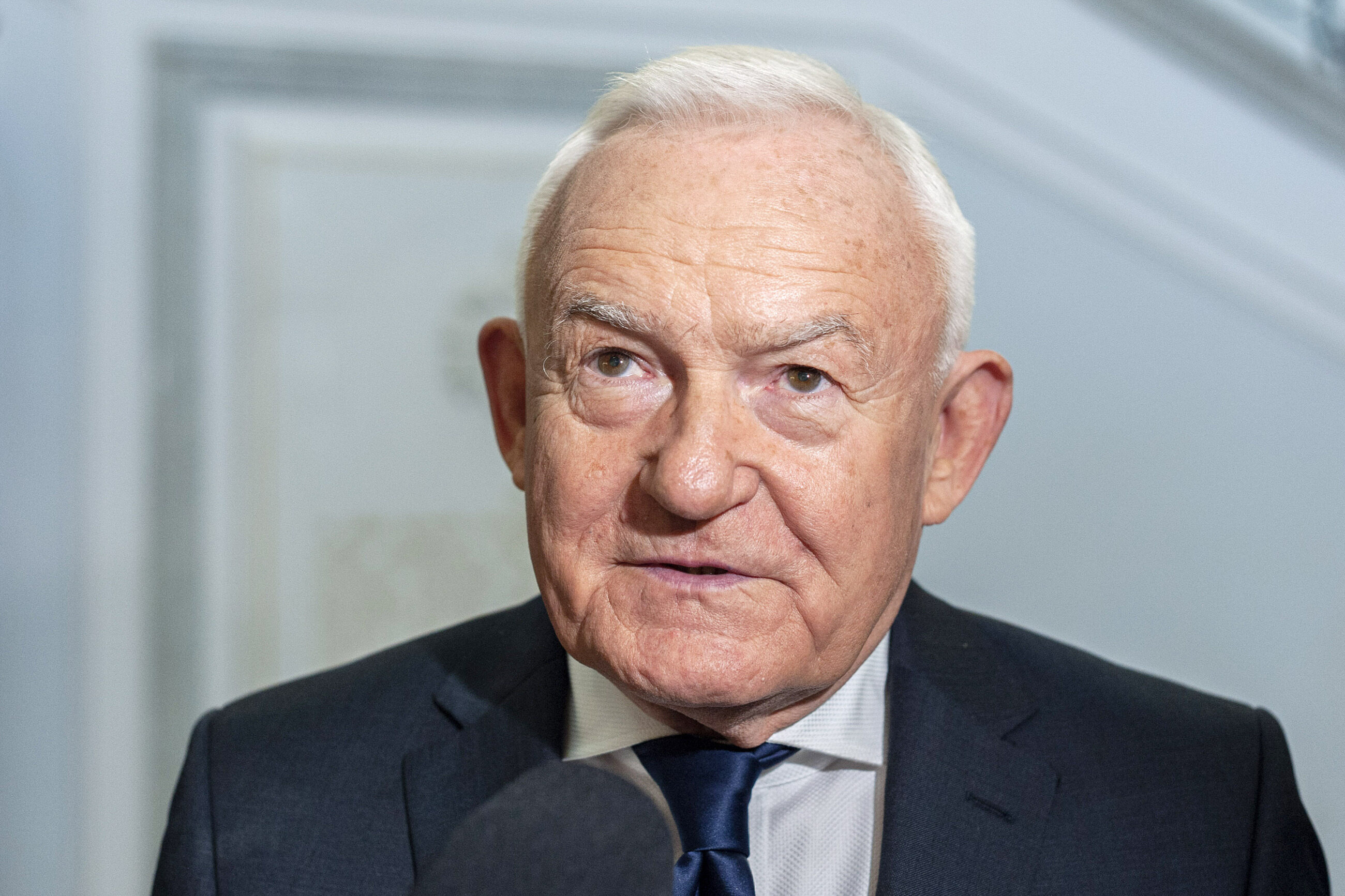 Włodzimierz Czarzasty straci kontrolę nad partią? Miller ostro: „Uzurpator z gronem sługusów" - Vimarsana News
