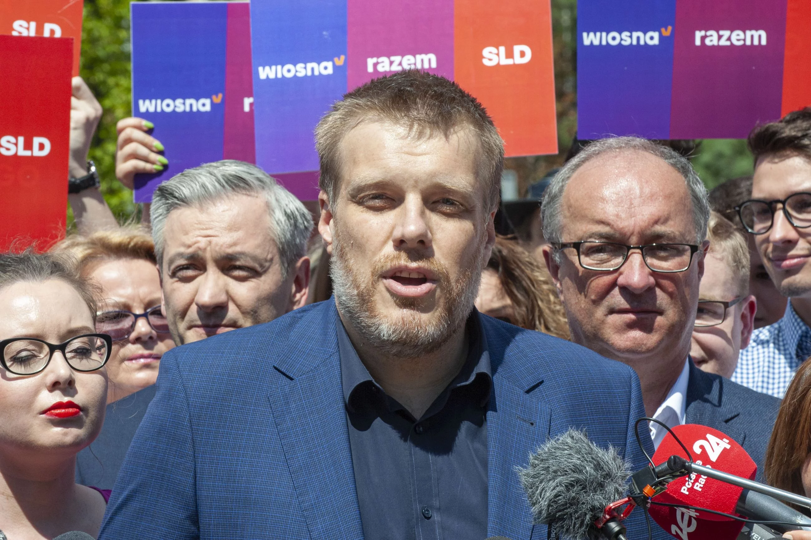 Adrian Zandberg z Robertem Biedroniem i Włodzimierzem Czarzastym