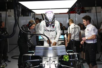 Lewis Hamilton w boldzie Mercedesa