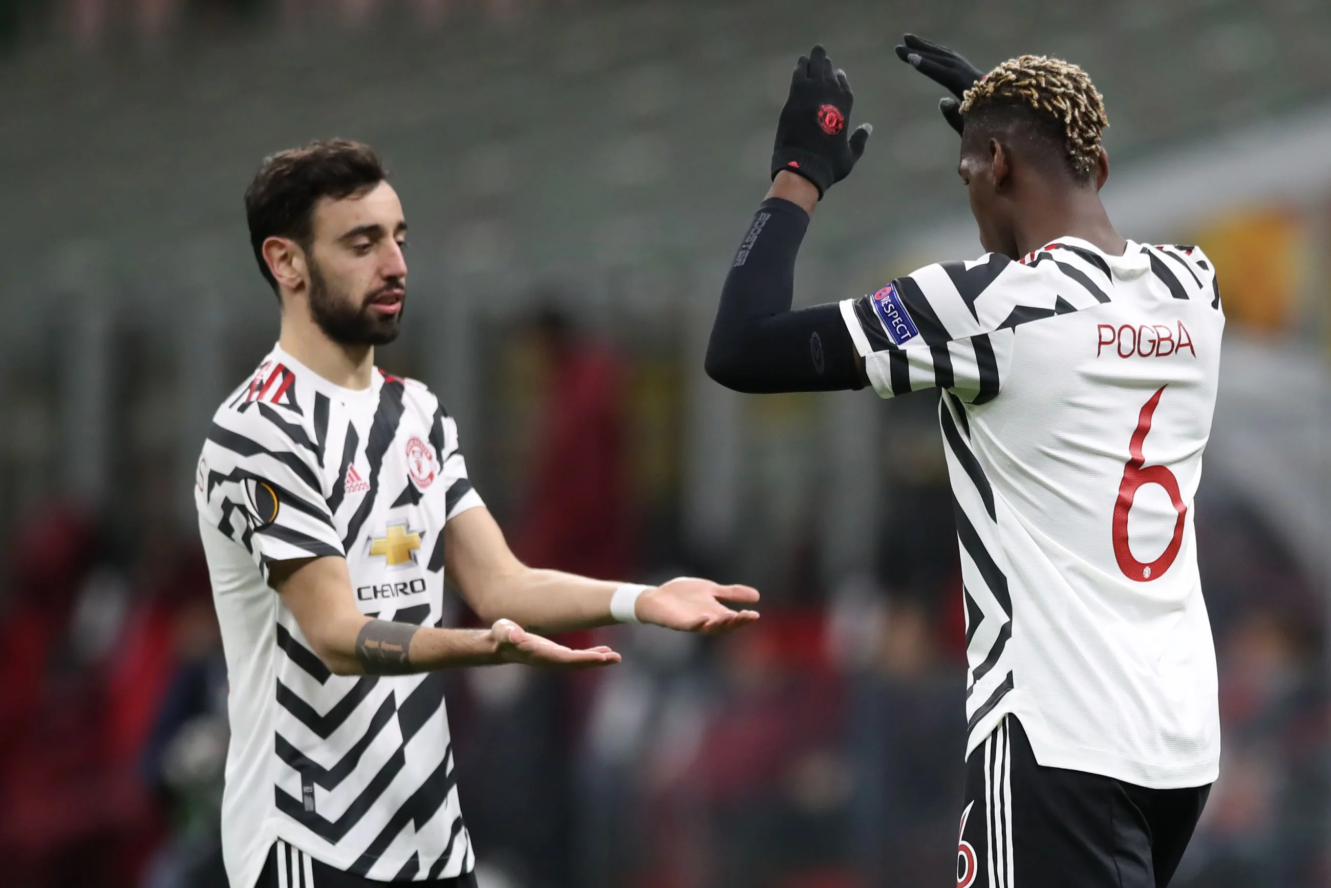 Bruno Fernandes i Paul Pogba z Manchesteru United