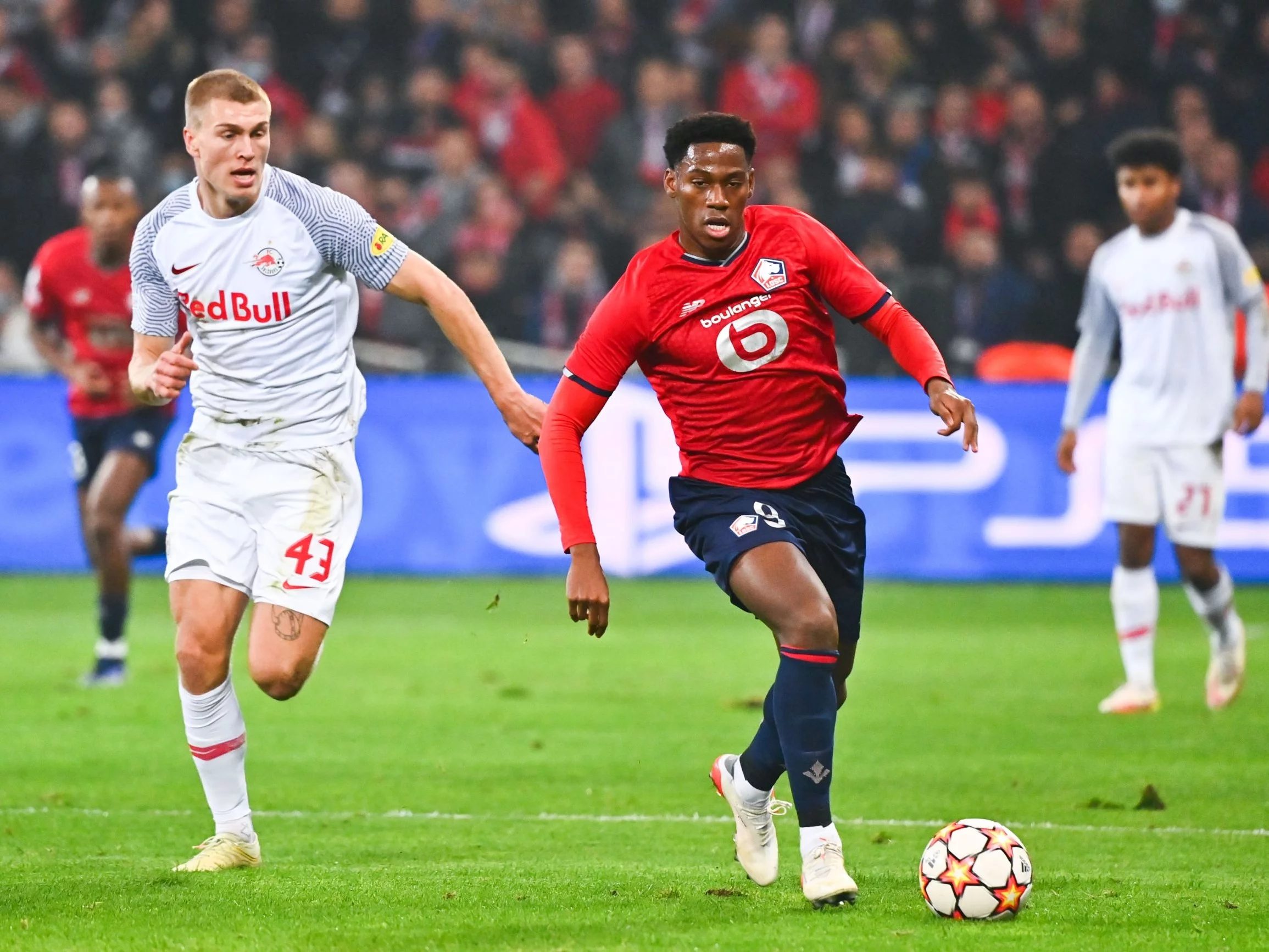 Jonathan David w meczu z RB Salzburg