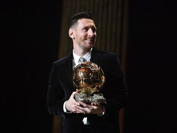 Lionel Messi ze Złotą Piłką za 2019 rok