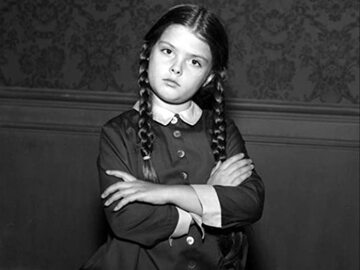 Lisa Loring w filmie „Rodzina Addamsów” (1964)