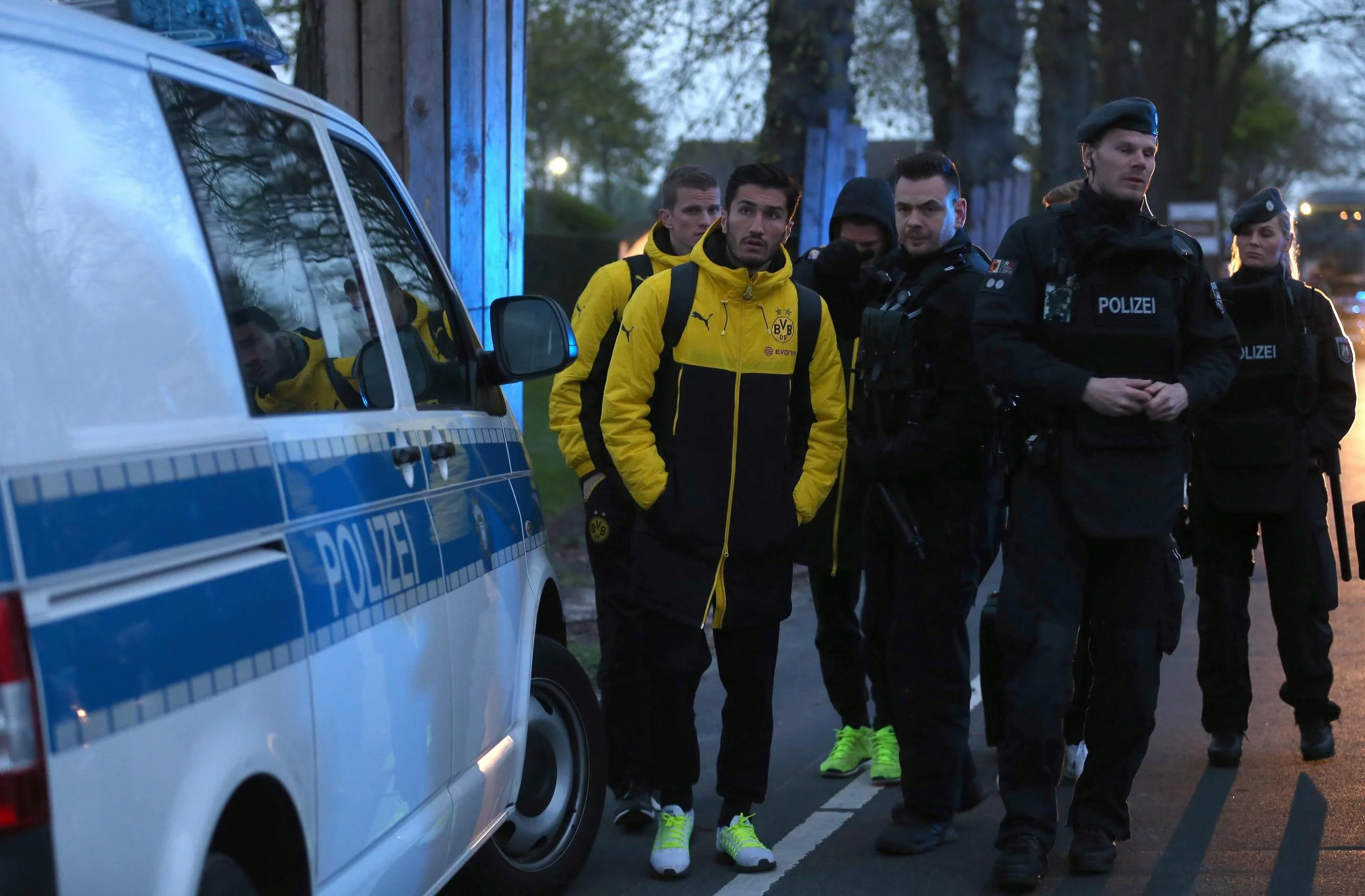 Piłkarze BVB w asyście policji