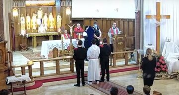 Liturgia Wielkiego Piątku w polskim kościele w Balham