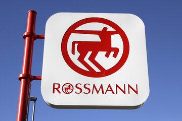 Logo sklepów Rossmann