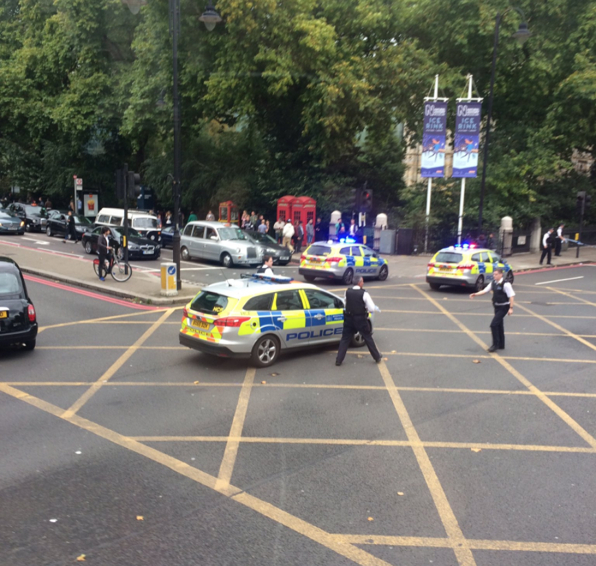 Samochód wjechał w ludzi w Londynie. Policja wyklucza zamach