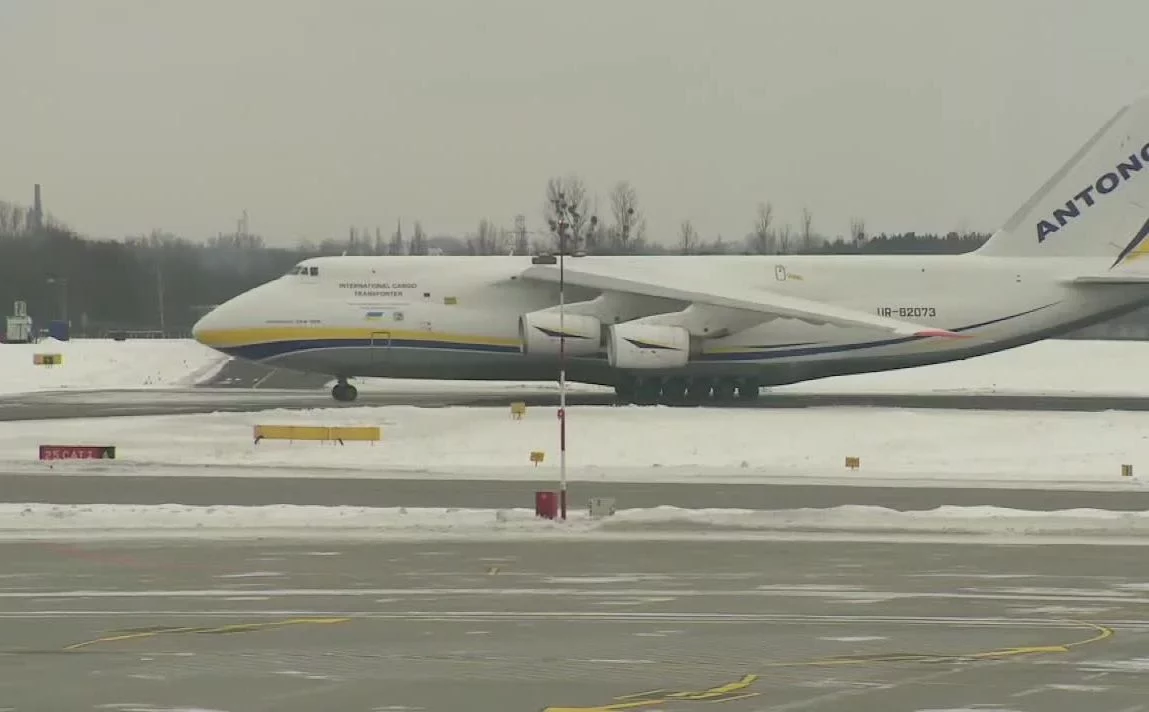 An-124 Rusłan wylądował w Łodzi