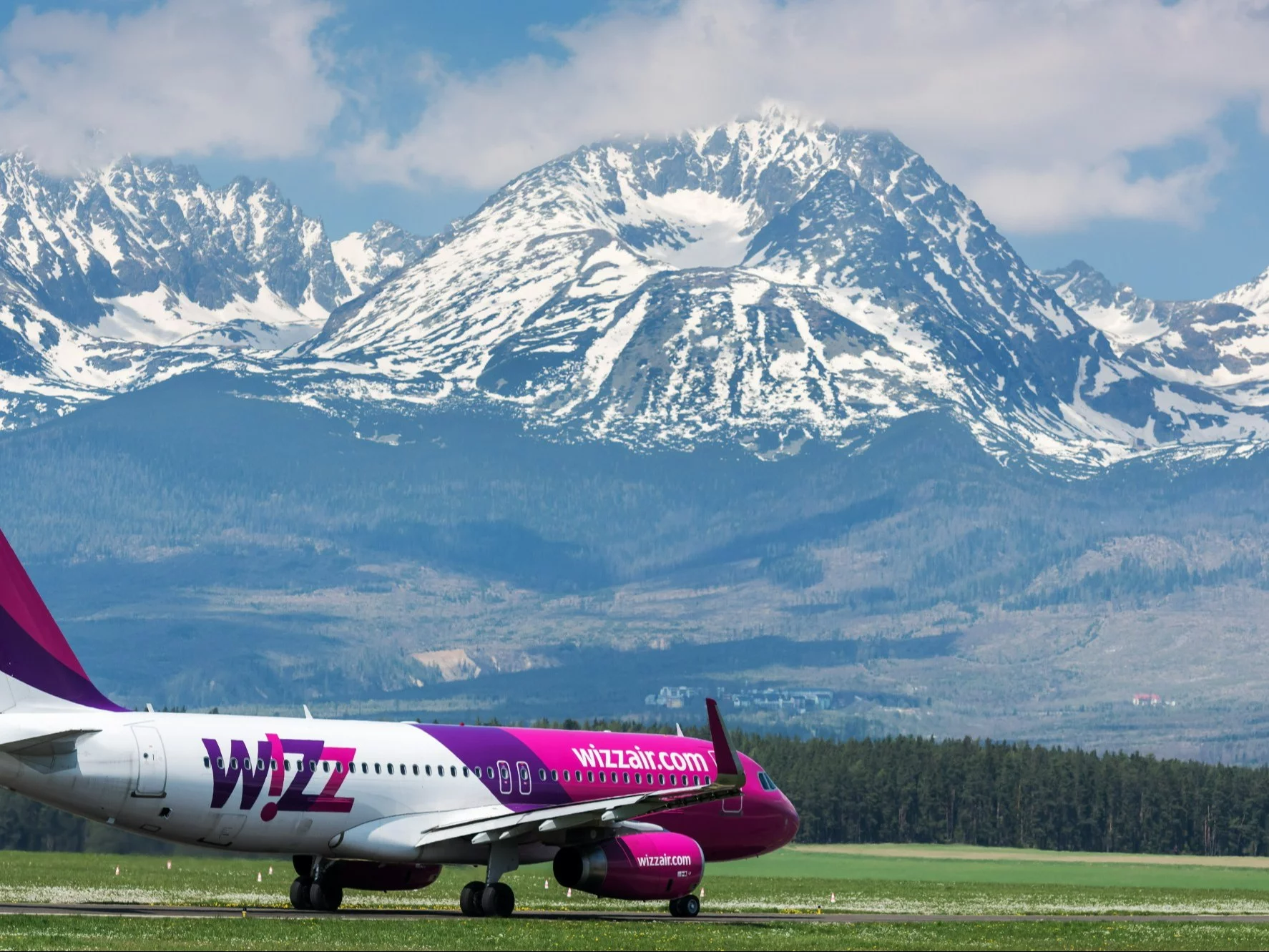Ogromne zainteresowanie lotami w Tatry. Wizz Air podjął decyzję