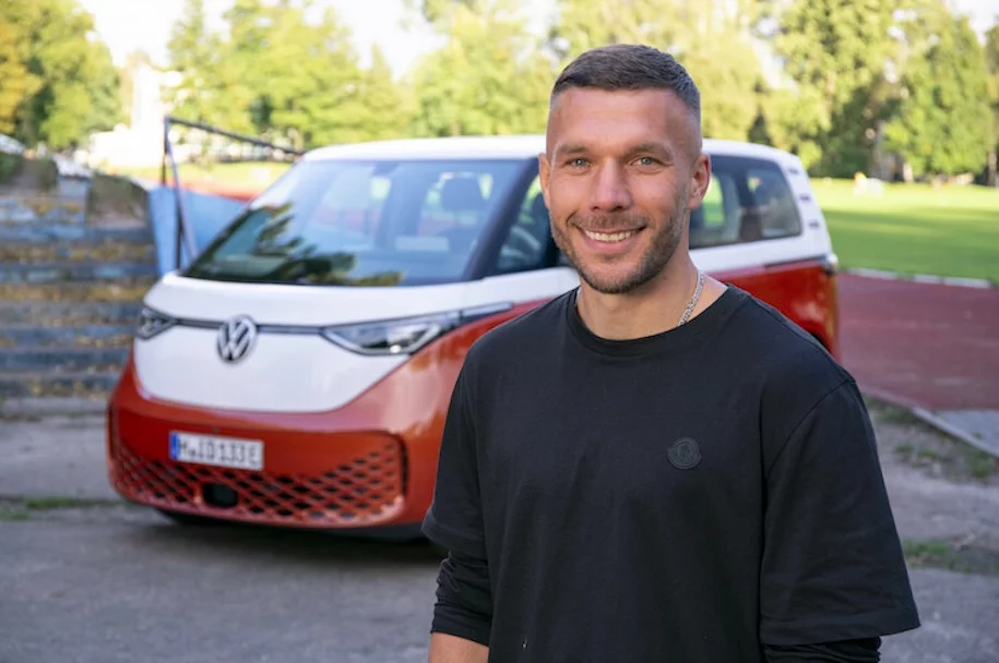 Lukas Podolski i jego nowy samochód