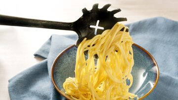 Łyżka do spaghetti. Zdjęcie ilustracyjne