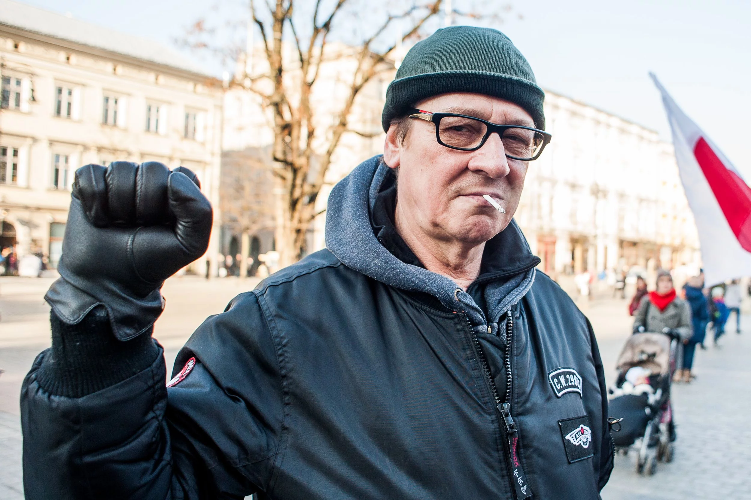 Maciej Maleńczuk podczas demonstracji KOD, 17 grudnia