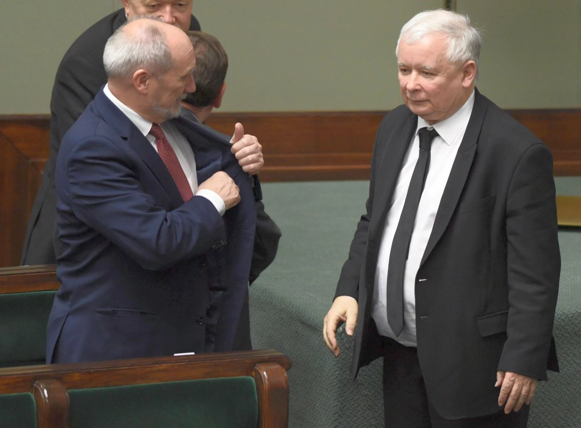 Szef MON Antoni Macierewicz i prezes PiS Jarosław Kaczyński