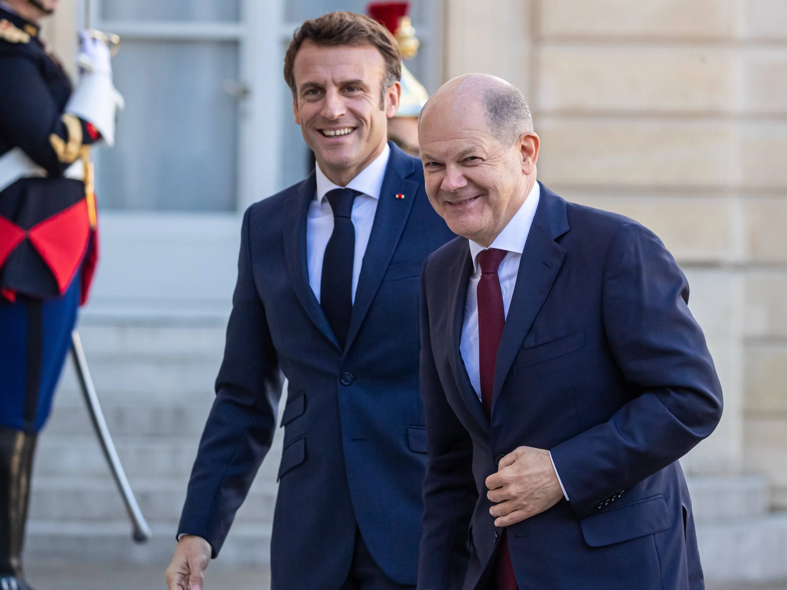 Emmanuel Macron i Olaf Scholz