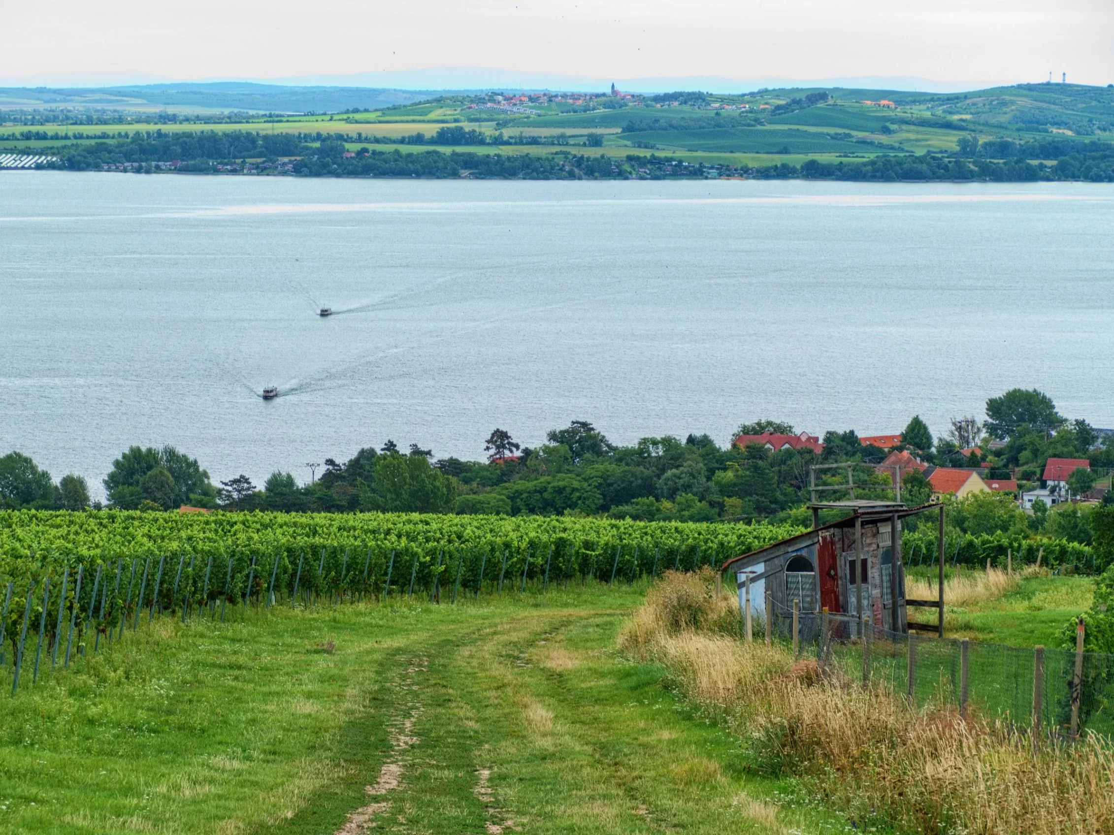 „Mały Balaton” niedaleko Polski. Tylko dwie godziny od granicy