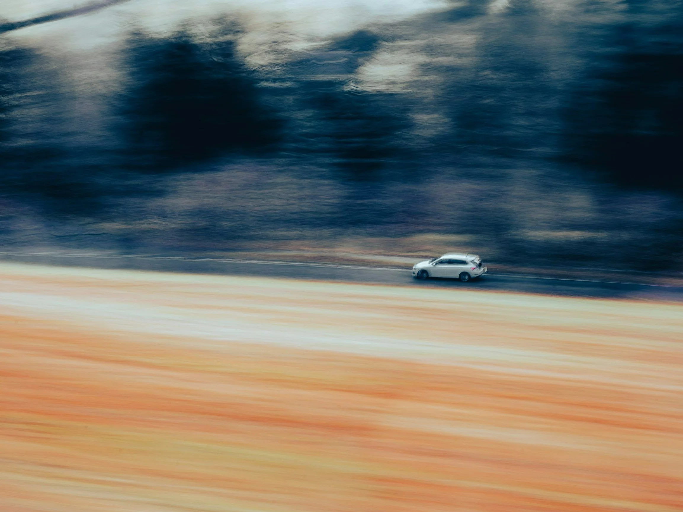 Samochód w czasie jazdy