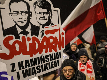 Manifestacja solidarności z posłami Kamińskim i Wąsikiem