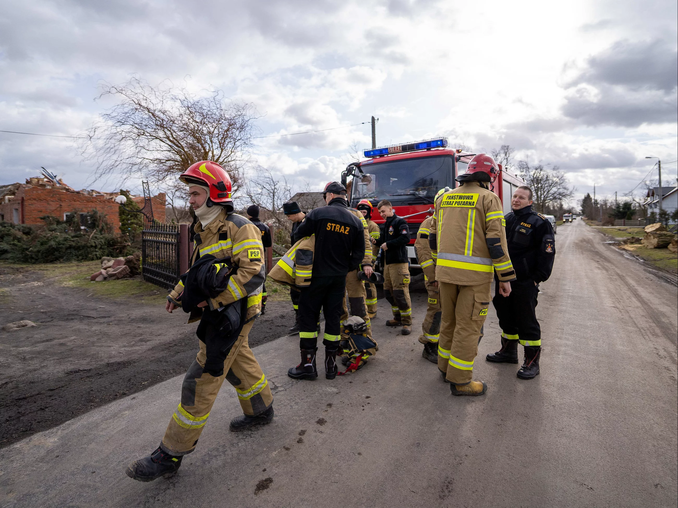 Usuwanie skutków wichur w woj. łódzkim, 17 lutego, zdjęcie ilustracyjne