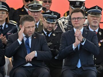 Marcin Kierwiński podczas uroczystych obchodów Dnia Strażaka